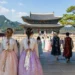Gyeongbokgung Palace hanbok experience Seoul top things to do